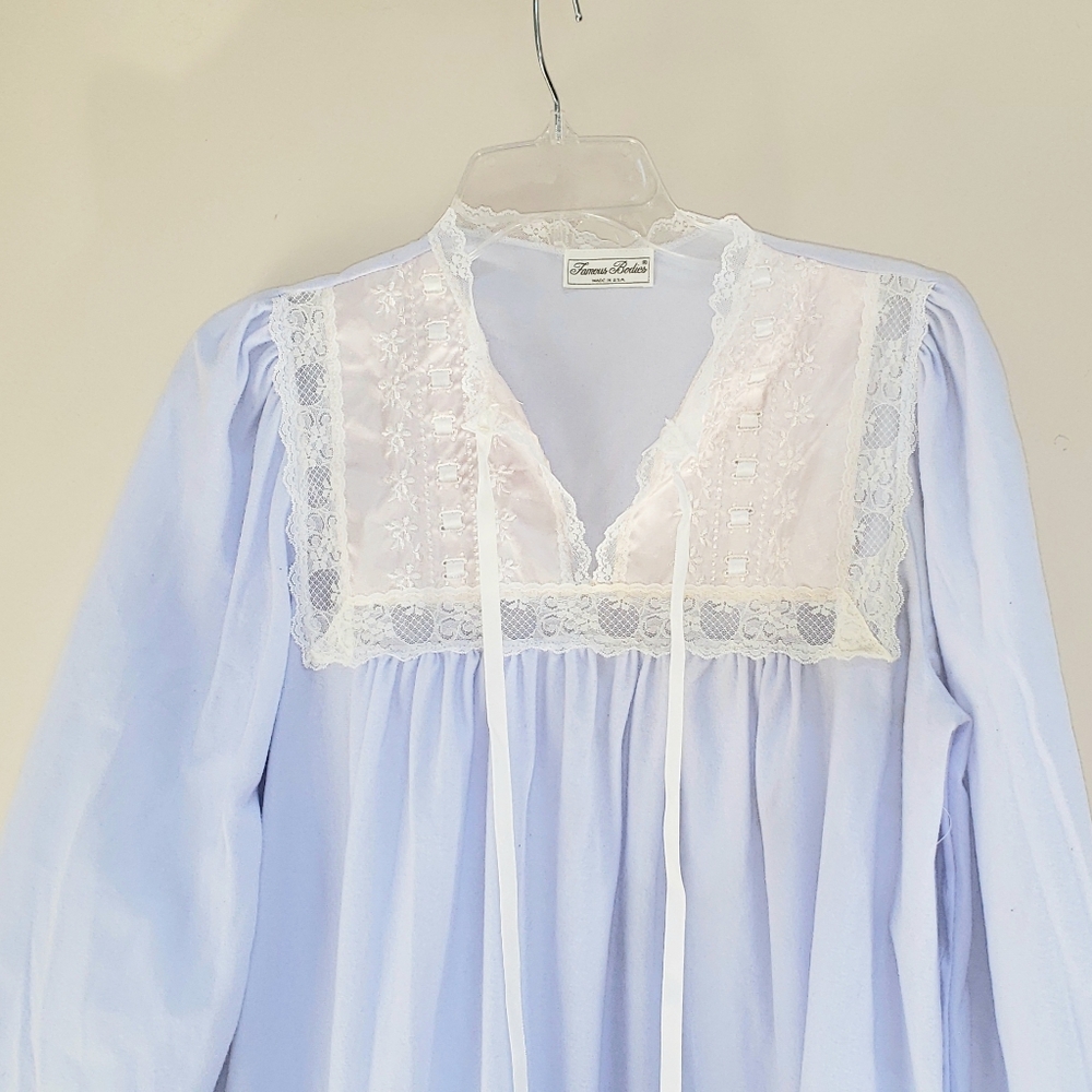 Famous Bodies Nightgown M 12-14